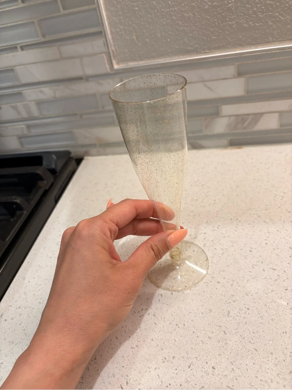 70 Gold Glitter Plastic Champagne Flutes | Reusable Party Toasting Glasses | 7”
